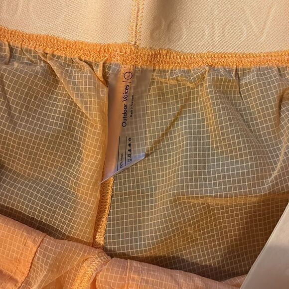 OUTDOOR VOICES
Yellow BreakLite 4" Sport Shorts in Mango Size L/ NWOT - Picture 7 of 7